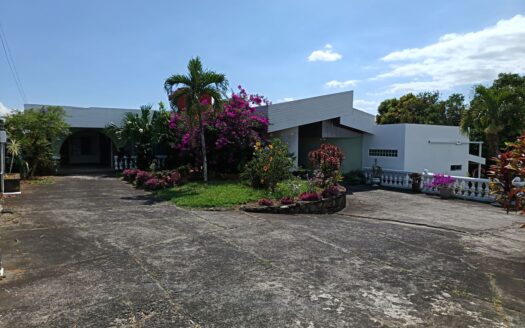 Property with House for sale, Sarchí. –