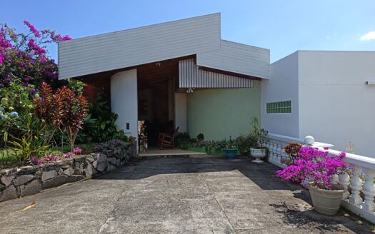 Property with House for sale, Sarchí. –