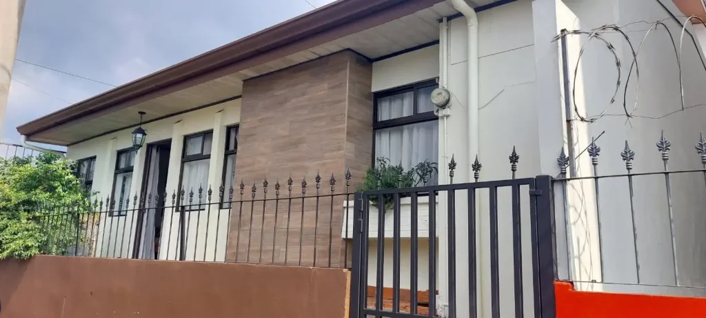 Commercial property for rent in Grecia –