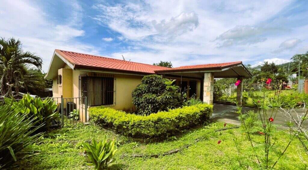 HOUSE FOR SALE IN BUENOS AIRES, PALMARES, ALAJUELA. –
