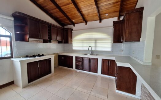 House for Sale in Poás, Alajuela – Stunning Views –