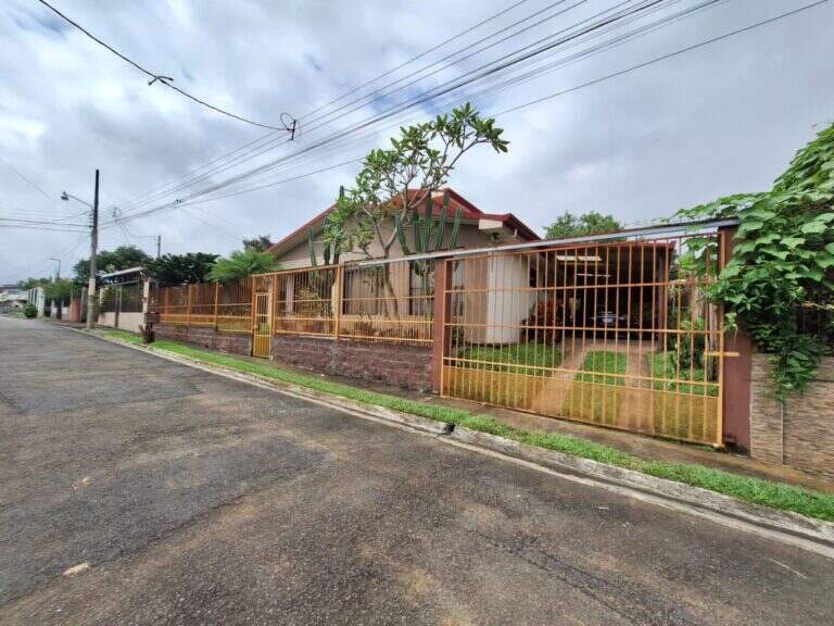 Costa Rica House/Villa #400273115040
