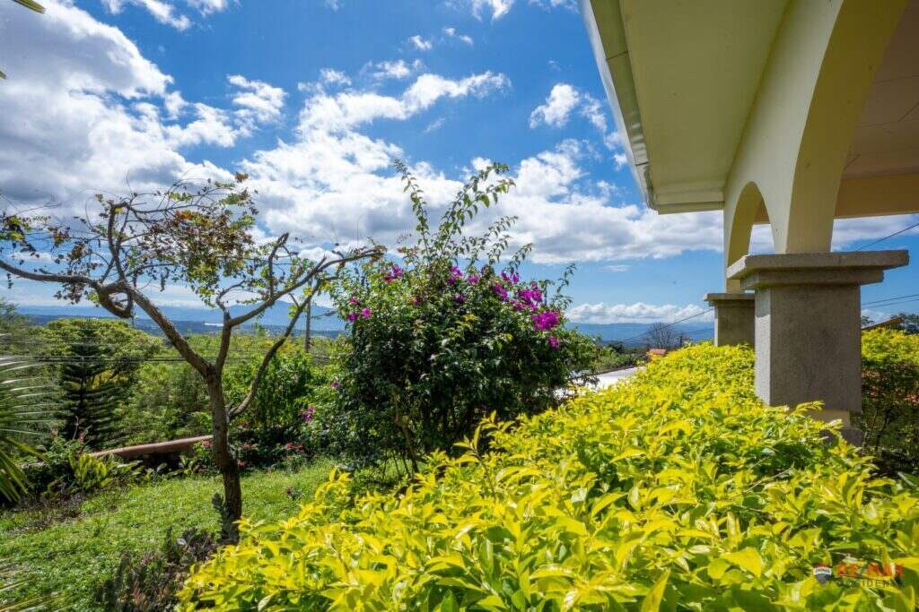 Colonial House For Sale, Grecia, Costa Rica –