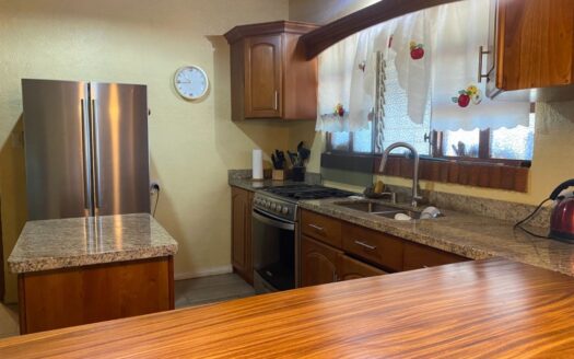 House for Sale with Excellent Location in Grecia, Alajuela –