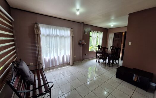 House with Beautiful Garden for Sale Grecia, Alajuela –