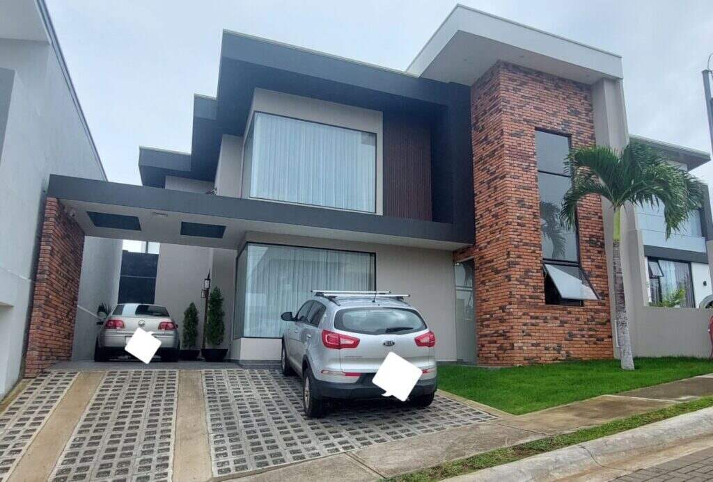 Duplex House for Sale in Grecia, Costa Rica –