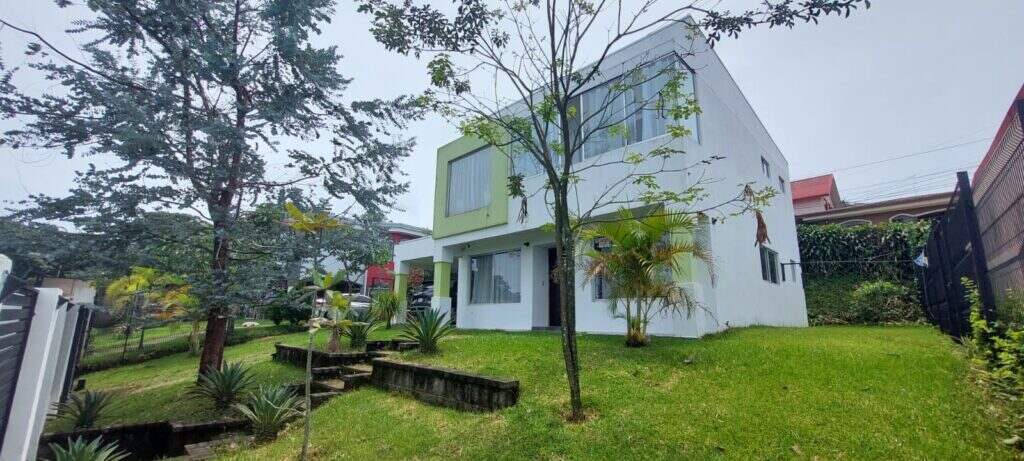 Modern Home for Sale in Grecia, Costa Rica –