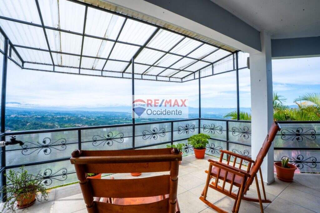 Furnished House for Sale in Grecia with Breathtaking Central Valley Views –