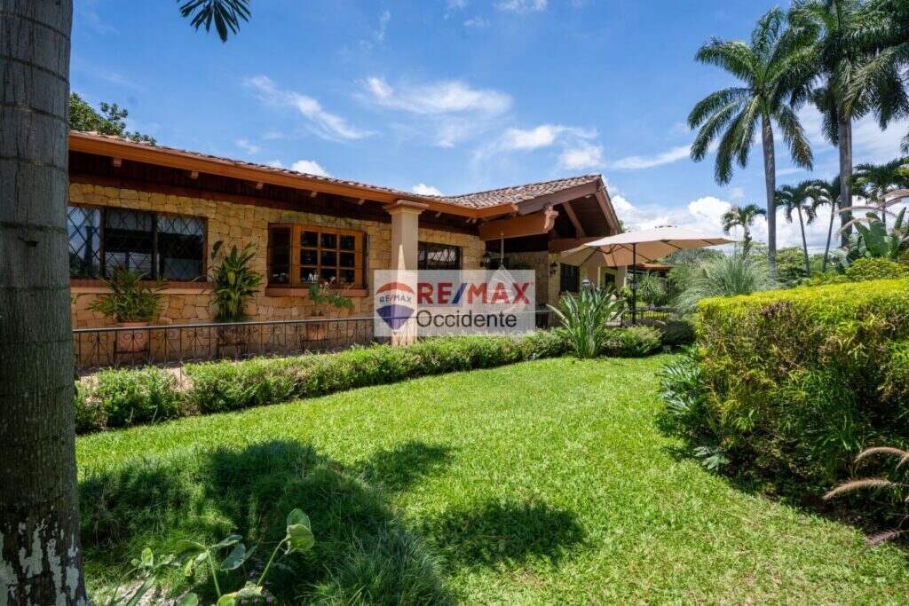 Tropical Paradise  House For Sale  La Garita, Alajuela – $860,000 –