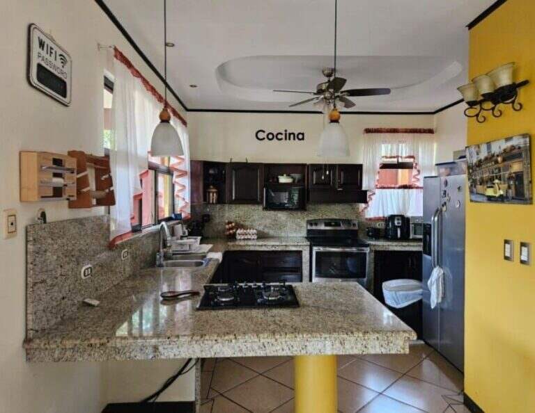 Costa Rica House/Villa #400273035038
