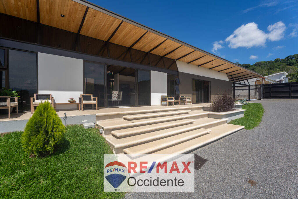 LUXURY NEW FURNISHED HOUSE FOR SALE IN PALMARES. –
