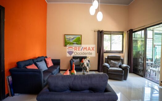 Spacious 3-Bedroom Home with Dual Income Apartments | Prime Location on 822 Sq Ft Lot –