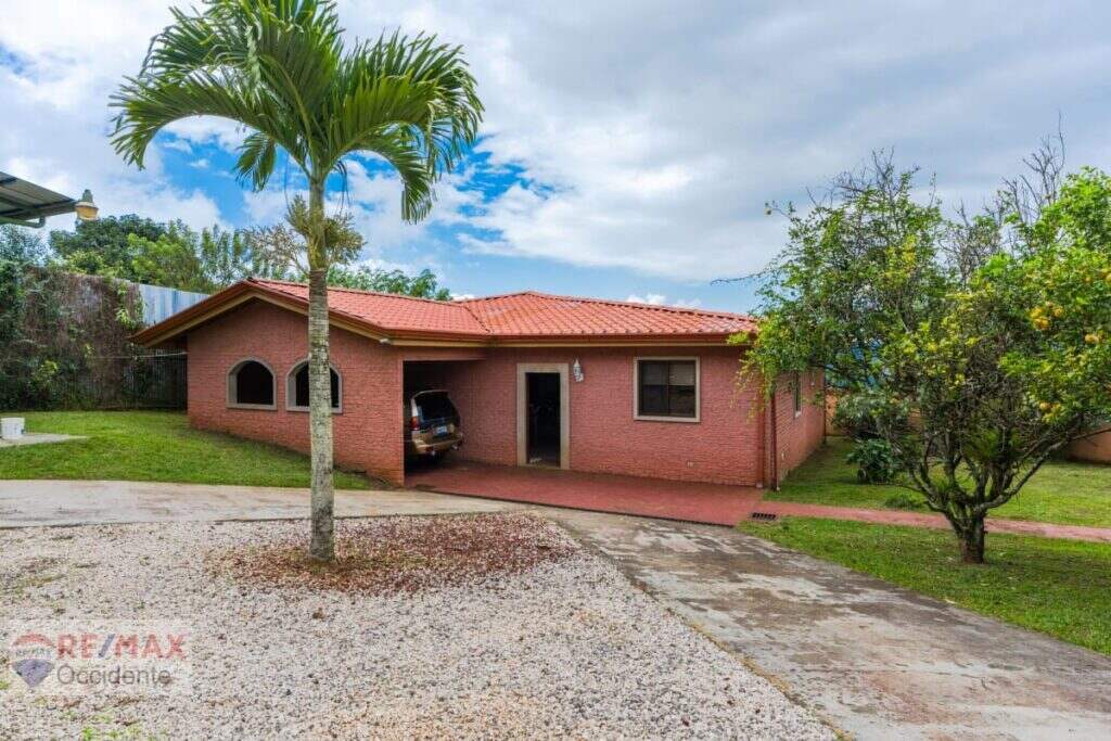 HOUSE FOR SALE IN SAN PEDRO, SAN RAMON. –
