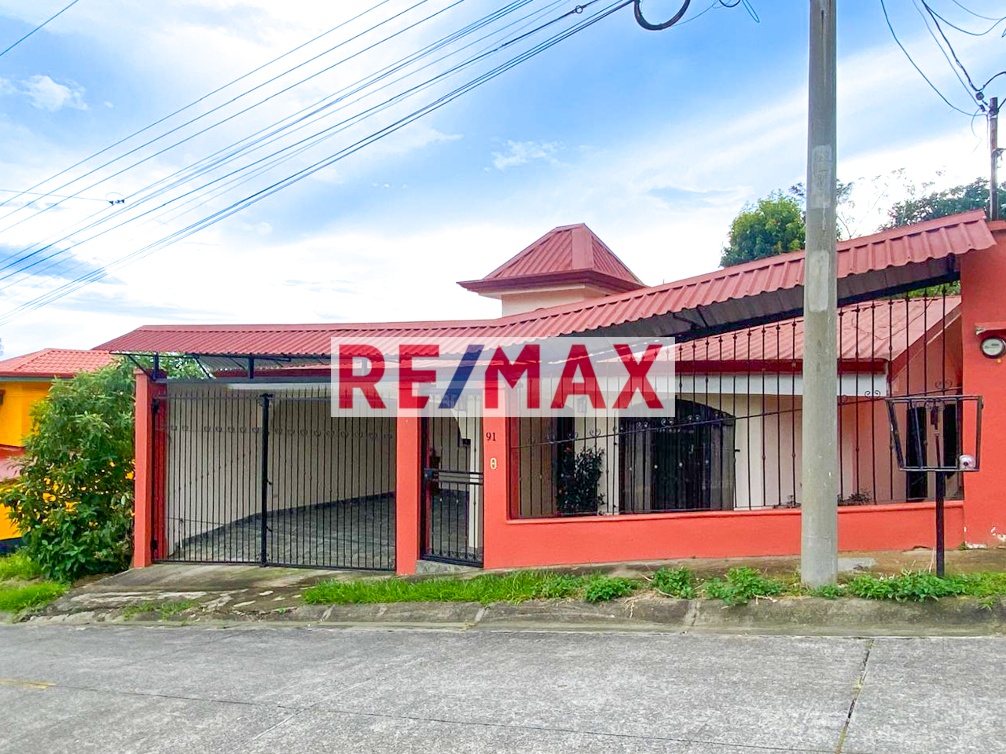 House for Sale in Private Residential Community | Move-In Ready