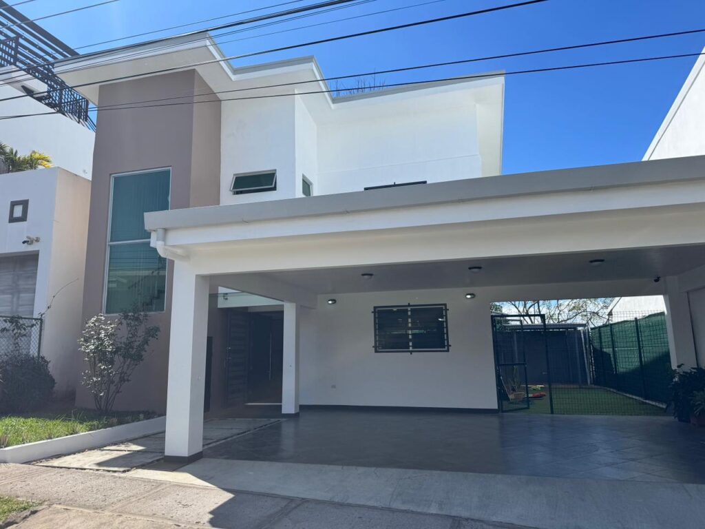 Modern 2-Story Home for Sale in Monte Alto Condominium, Grecia