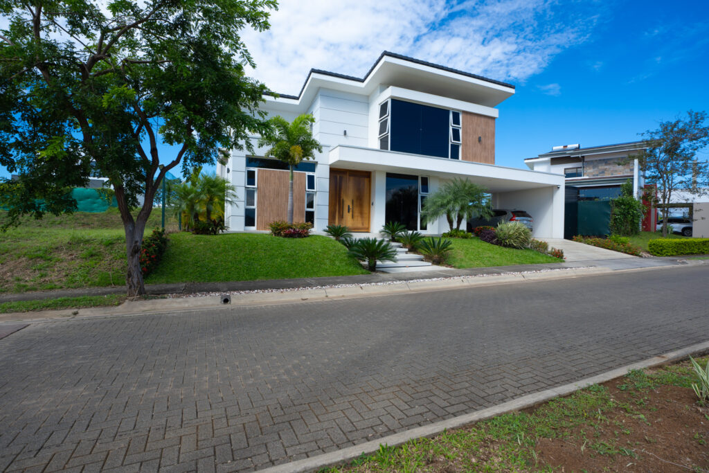 Modern Luxury in Grecia’s Premier Gated Community