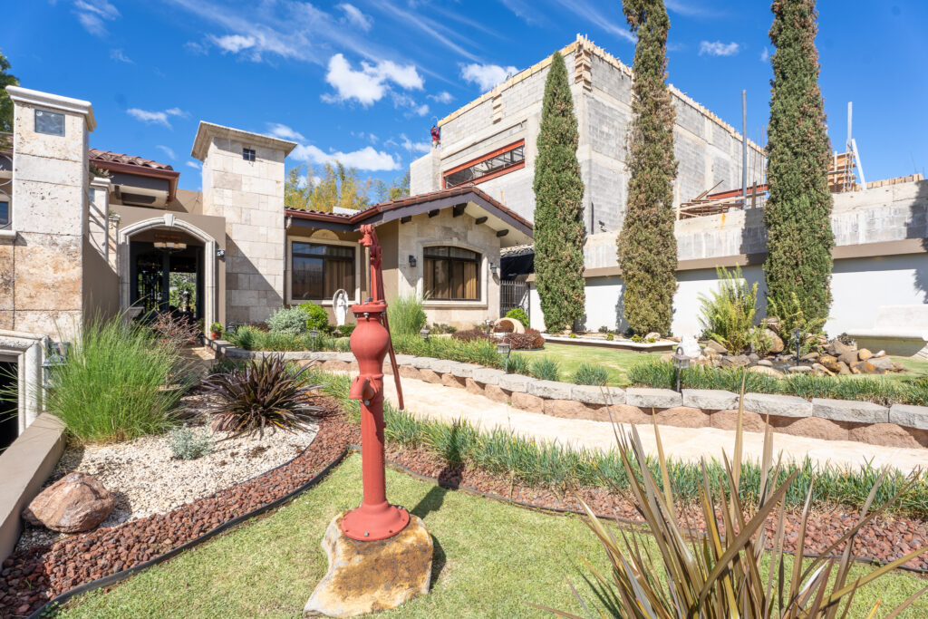 Luxury Tuscan Style Home in Grecia Costa Rica with Apartment and Views