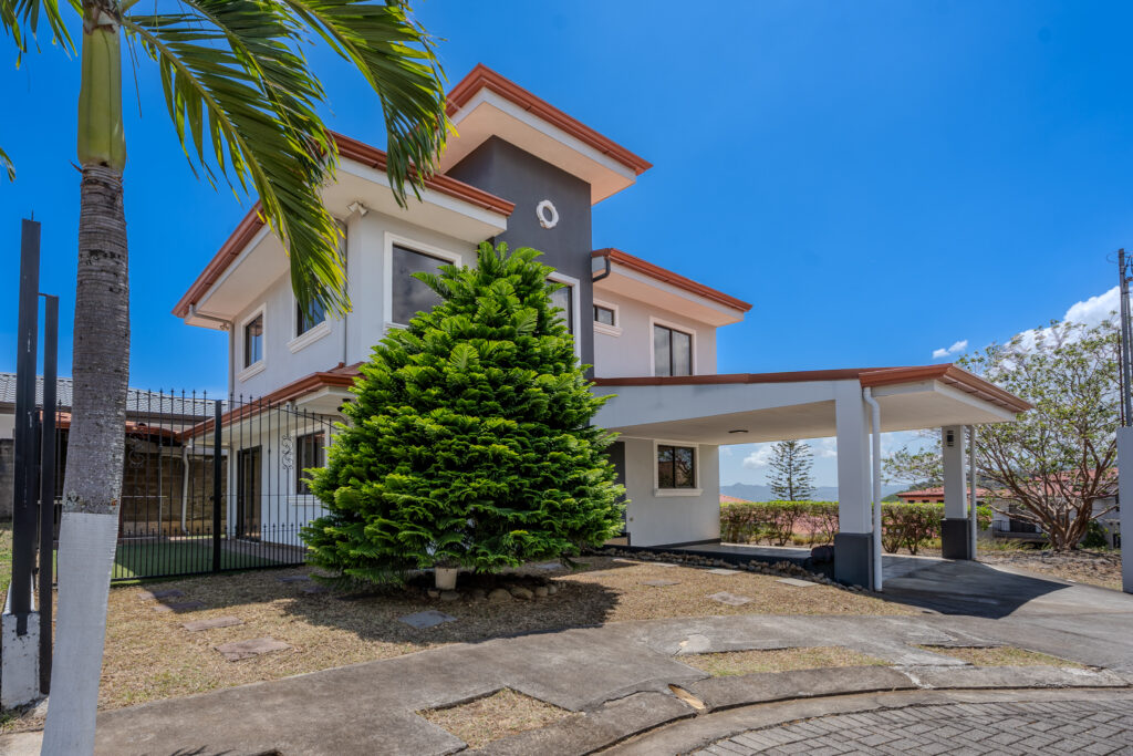 Monge House for Sale in Grecia, Costa Rica