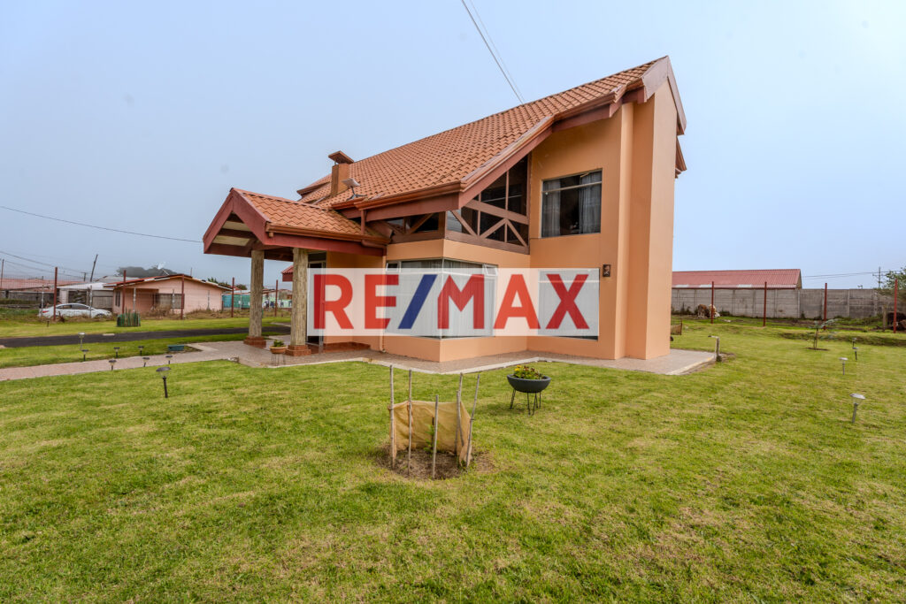 Price reduced!! Mountain Home for Sale in Zarcero | 4-Bed Concrete Home