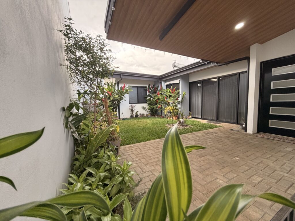 House for rent-gated community – Grecia