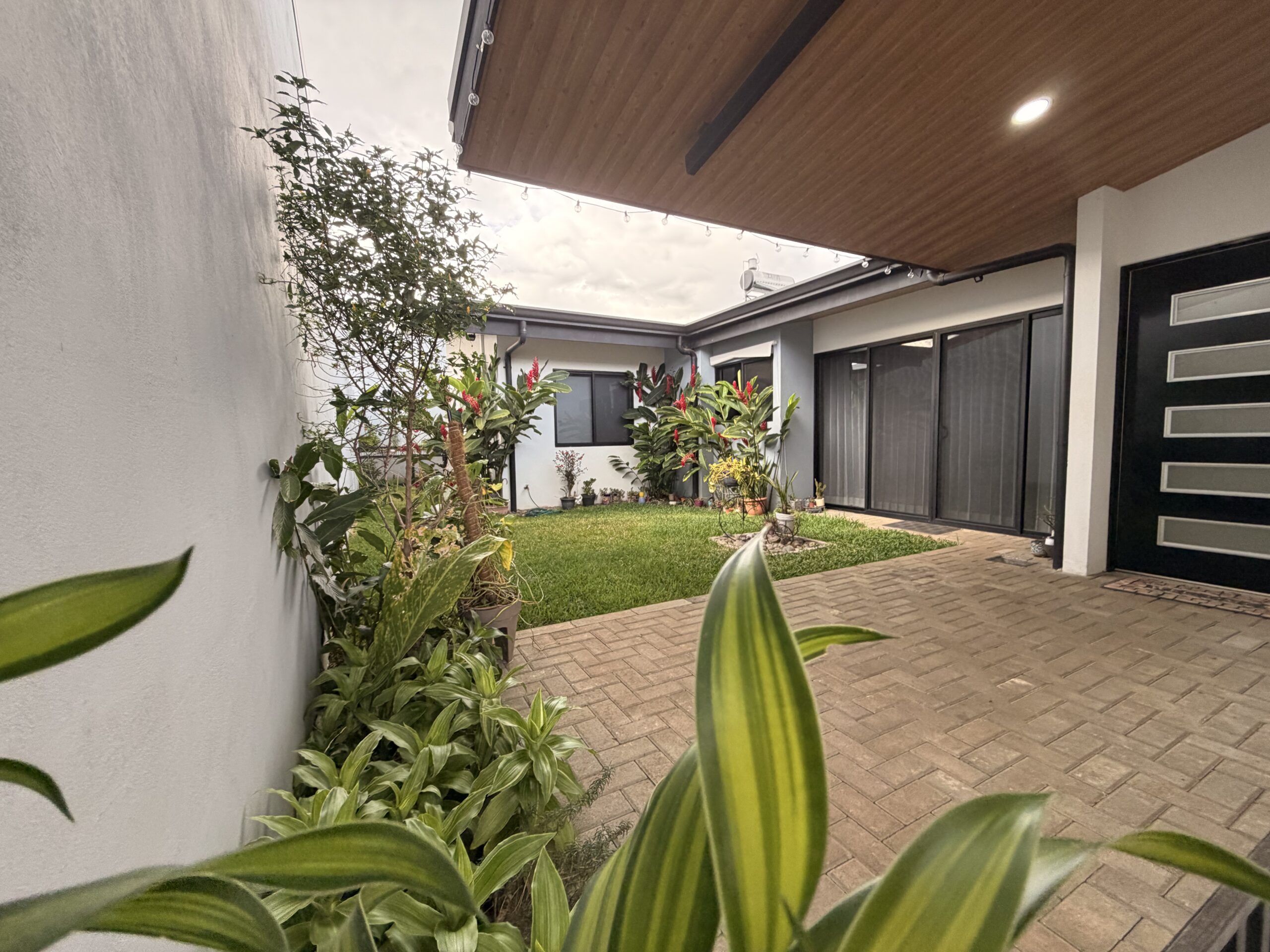 House for rent-gated community – Grecia