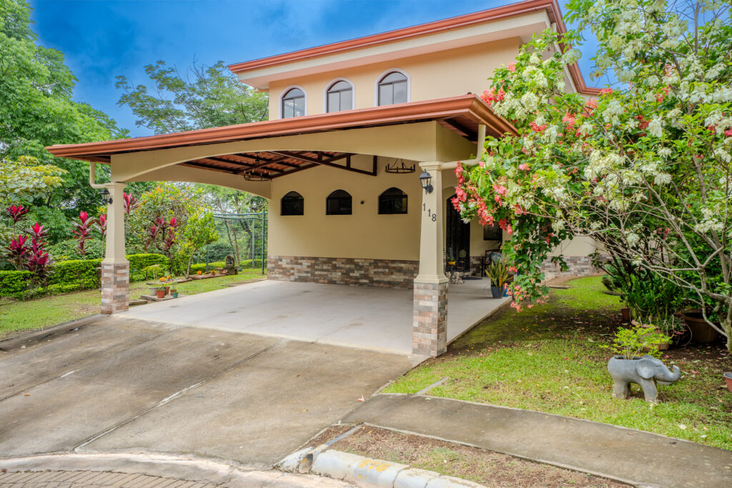 Colonial Home for Sale in Valle Flores Gated Community, Grecia, Costa Rica