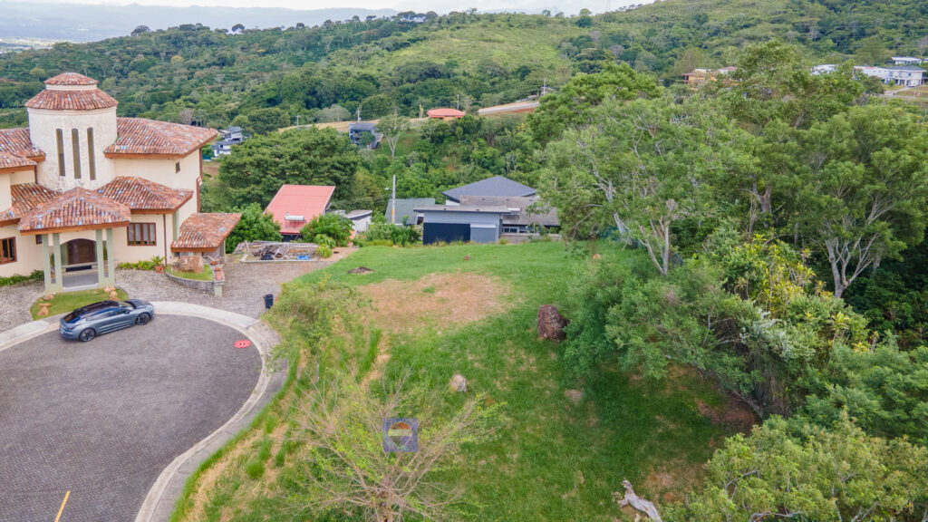 Exclusive Mountain Lot in Condominio Natura | Panoramic Sunset Views