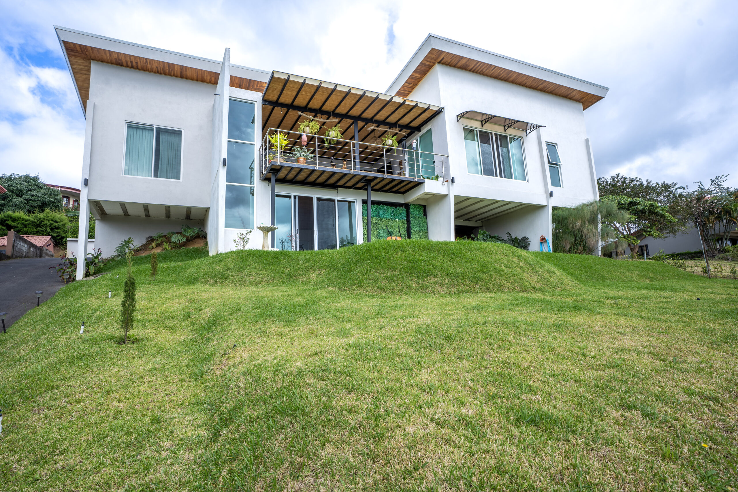 Moderm Single for Sale Furnished story home Grecia Costa Rica