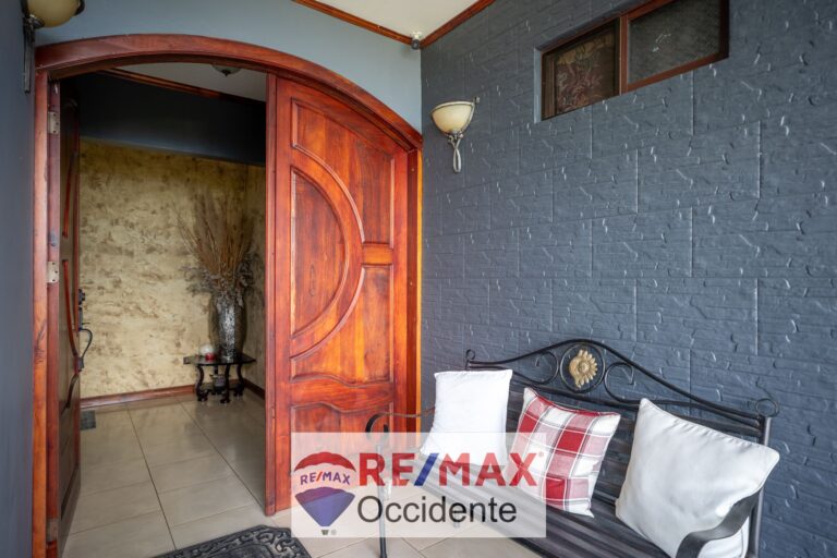 House for sale, Sarchí, La Luisa.