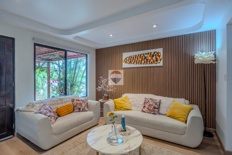 Two-Level Home for Sale in Grecia | Panoramic Views