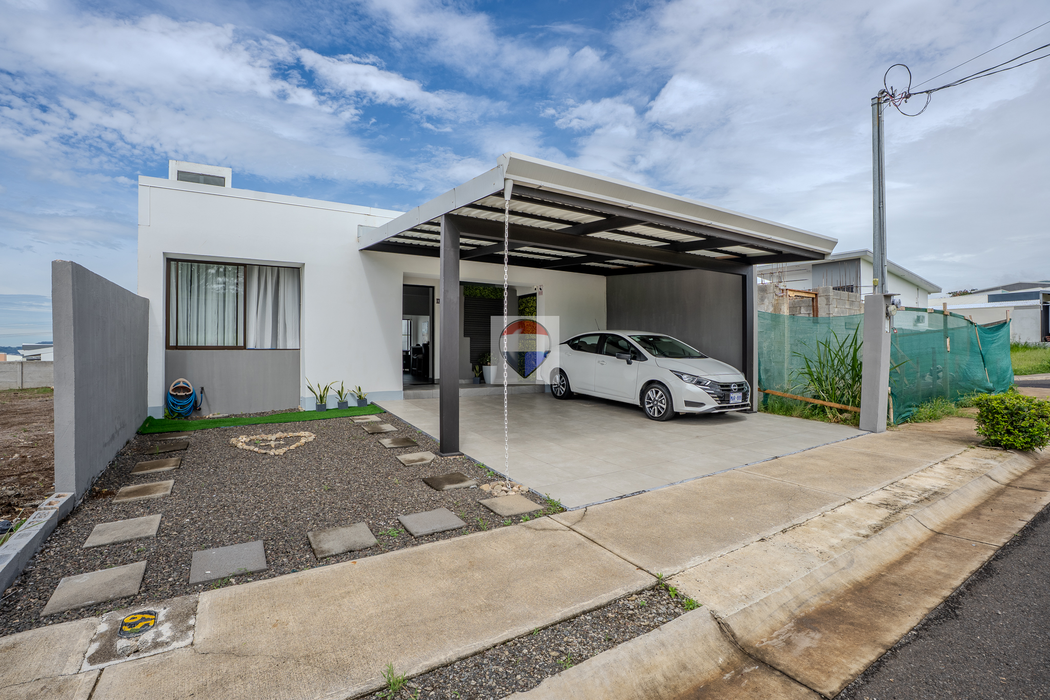 Modern 2-Bedroom Home in Gated Community in Tacares, Grecia