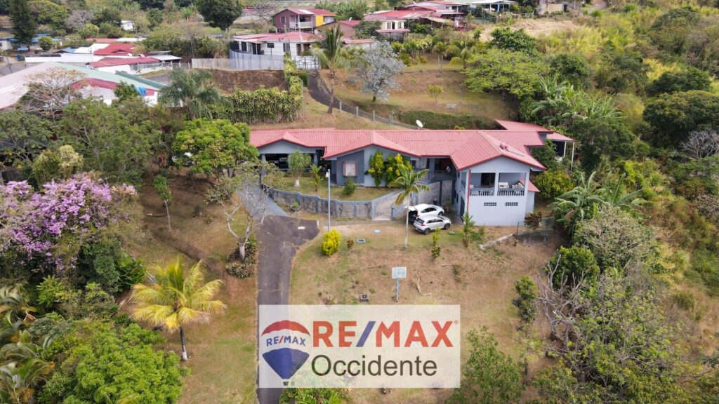 House for sale, Sarchí, La Luisa.