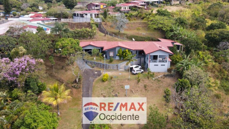 House for sale, Sarchí, La Luisa.