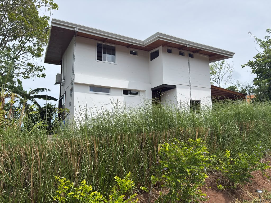 Modern Furnished house for sale , Magallanes San Ramon